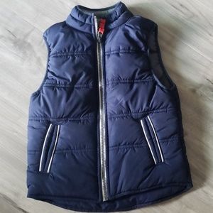 NWOT Carter's puffer vest, size 3T